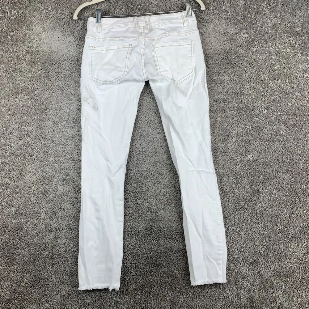 Free People Cropped Jeans White 5-Pocket Chewed Hem Distressed, Size 24 - Picture 4 of 16